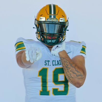 6’0 225 Linebacker @ st Clair college email- keynanaird@Hotmail.com 4.8 40 430squat, 225x15 bench