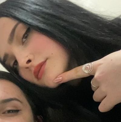 vanessainedina's profile picture. 888