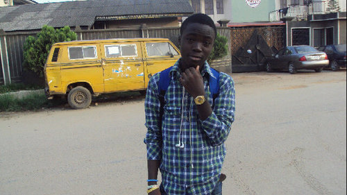 L♥ع meetin new nd intrestin pple...sexy gurlz 2 tho  ;),ff me nd 'll surely ff bck.