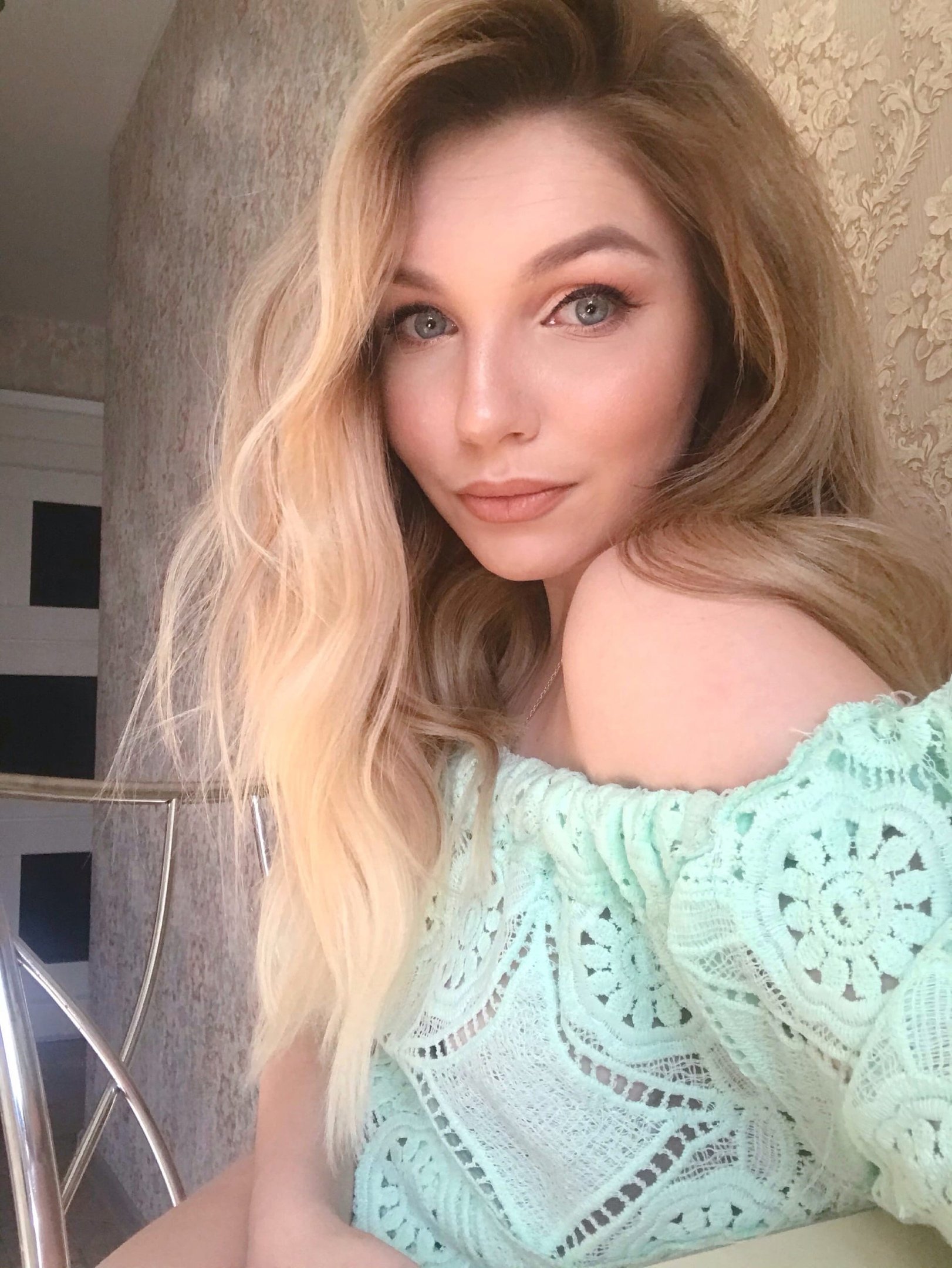 Anna94798686092's profile picture. 🍷 Wine enthusiast, looking for someone to sip and savor with 🍷 💓💋 Your dream date is a click away! 💋💓