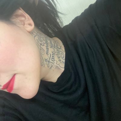 Ć”cida, espirito livre, pavio curto. Bodypositive e Rainha do popoti