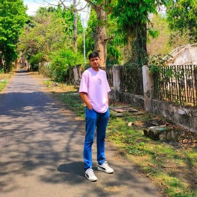 kamod_25's profile picture. Law Student ⚖️ || DNLU || Sanwinian🎖️ ||