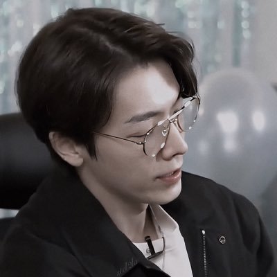 baijiujiu's profile picture. 杂食家