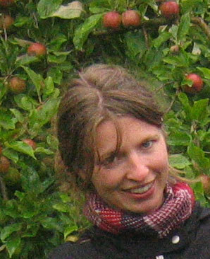 hellenetweets's profile picture. 