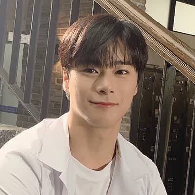 bin_dal126's profile picture. 빈아 가수해줘서 고마워 
지구에서의 빈이 노력을 천천히 따라가고 기억할게. 빈이의 여행도 더 없이 행복하길 응원해.
주로 맘찍 알티 빈이 순간들 수집 계정.