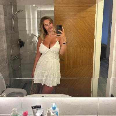 charliexmorris's profile picture. 