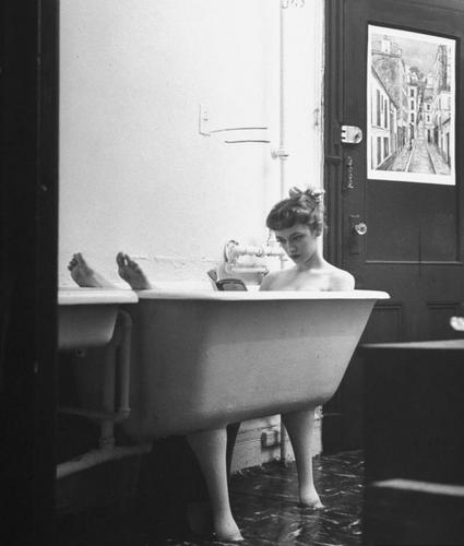 poetbabble's profile picture. where ephemera escapes the interior