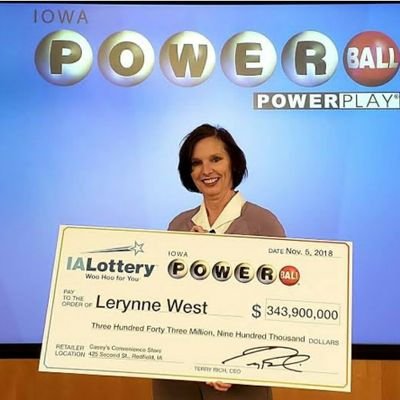 I'm Lerynne West the IOWA Powerball lottery winner of $343,900.000 so I will be giving out $50,000 to my first 1000 followers ❤