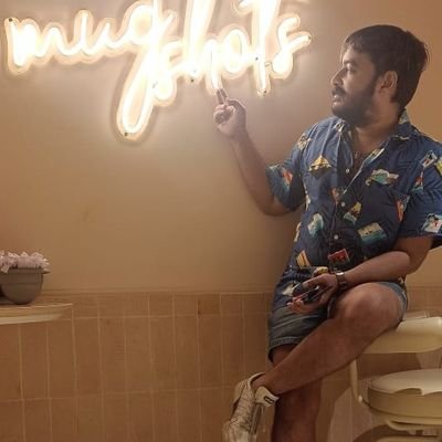 Beardo Gay guy with huge ambition 🏳️🌈
Naughty as well as Bottom gay guy
open for possibilities & looking for some Collab videos