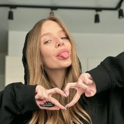 Your dream-come-true girl - fitness, healthy eating, and a surprise in every post 🏋️♀️🥗🎁 Eager for more? Meet more of me 🔗 |