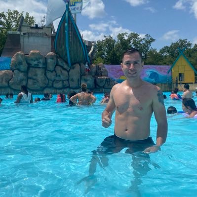 JassonGiraldo23's profile picture. El Amor Empieza Con Una Mirada; Se Dice Con Una Palabra, Se Siente Con Un Beso Y Se Pierde Con Una Lagrima.