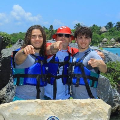 PeteWar17351411's profile picture. Wife, kids, dogs, football and God