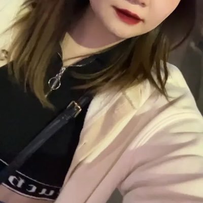 fuwa_wwwww's profile picture. 脳に3人くらい人飼ってるこの脳みそ困る。