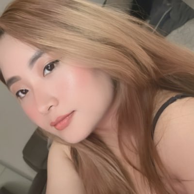 aintyourelle_'s profile picture. just trying to keep my sanity here.