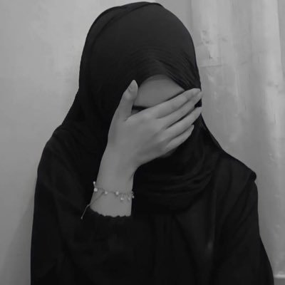 a_aqsool's profile picture. "و أ حرِصْ علئ قَلبي لأنَّك فيه ِ "❣️