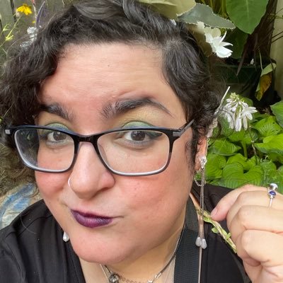 Queer Latina 🇵🇷 mom, author, poet and RN with sass. #mentalhealthwarrior 🏳️‍🌈 she/her , typo queen, in love with @rjfiction 🥰 Venmo:@jaevelauthor