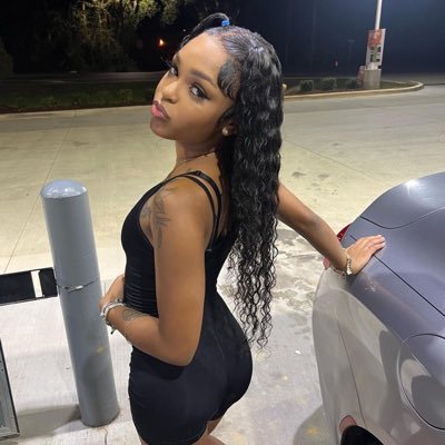 honey_goldn's profile picture. || College Student📚 ||