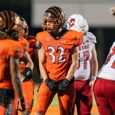 Edwardsville High School ‘25 | DE/TE | 6’3 205 | 3.2 GPA | Contact information : 573-703-5575 | kaysard1995@icloud.com