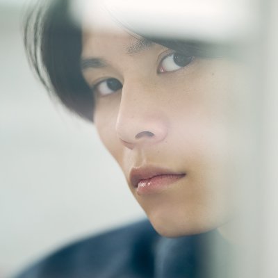萩原利久𝟭𝘀𝘁写真集「𝐑」&2024カレンダー【公式】 Profile