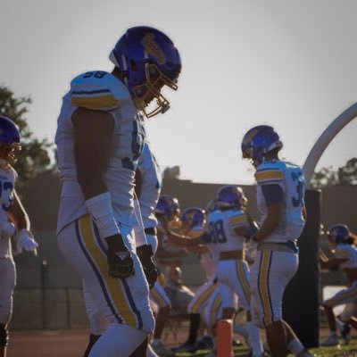 Fountain Valley (CA) | DL | 6’1 | 240lbs | CO 24’ | Insta:Jezruh Email:Jezrahcerv10@gmail.com