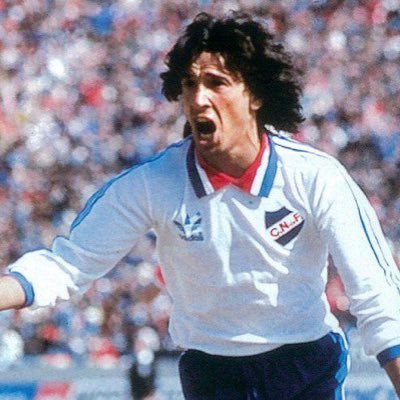 Hincha y socio #64539 del Padre y Decano del Fútbol Uruguayo y primer club criollo de América. Que este siempre adelante el club gigante! 🤘🏼