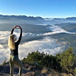 Sheshou230549's profile picture. 