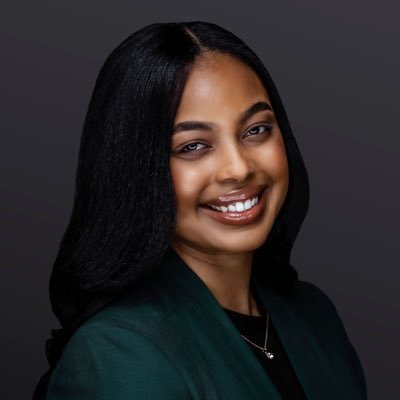 OBGYN PGY-1👩🏾⚕️✨| @CWRU Alum | @Baylor Alum 💛💚 🐻 | All opinions and views are my own. 💍 @JAlloteyMD