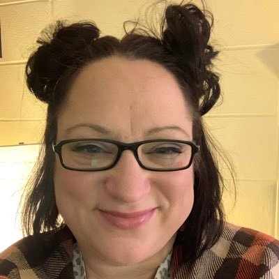 School librarian. Hobbies: reading📚, cats😻, coffee☕️ naps 😴 . #SLAWNYleads She/Her @mrs_lafever_is_reading on ig and Threads