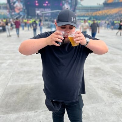 traejardine's profile picture. only here for the memes