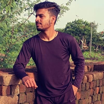 DESCRIBE YOURSELF _
AZZU SOLANKI_