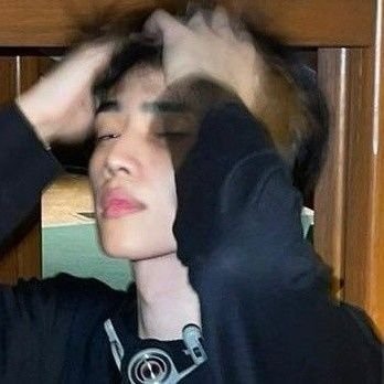 ‹ 𝒋𝒐𝒖𝒆𝒖𝒓 𝒅𝒆 𝒓𝒐𝒍𝒆 › aries boy with all his talents and everyone favourite raccoon, from #tbz Kim Sunwoo.
