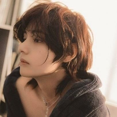 varbiejken_'s profile picture. 🍓vottom enthu but mostly kookv🐰🐻 | homophobic go away😈