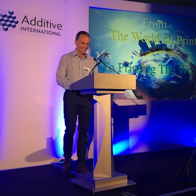 renejvandermeer's profile picture. 