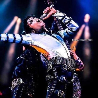 @Laliespos @mariannmartinez🇦🇷💙#KingOfPop👑🎥''AMAZING AND UNIQUE FAVOURITE BIGGEST AND BEST ARTIST~GREAT FAN~LOVE YOU~FOREVER I MISS YOU''@MichaelJackson..🌹