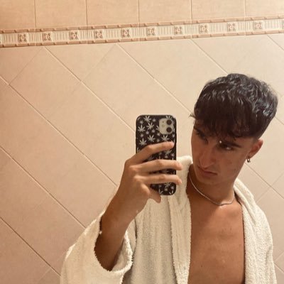 s_copiamo's profile picture. coltivo solo piante buone