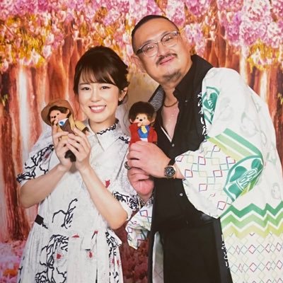 ニコちゃん大王です。いっぱい色々なジャンルをフォローしているので、丘みどりさん関係の人の情報が埋もれてしまい、見れないので、丘みどり推し関係用に新たにアカウントつくりました。 丘みどりさん関係の人よろしくお願いします!!