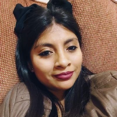 Opinologa de medio tiempo, sarcástica, inconforme y defensora de causas imposibles.