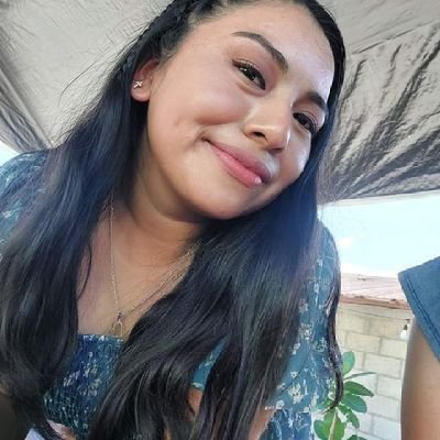 CarlotaAndrad16's profile picture. 