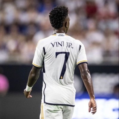 🇧🇷 Passionné de 🌟 Vinicius Jr 🌟 et du 🏟️ Real Madrid ⚽ 🔥 Vibrons au rythme des dribbles magiques de Vinicius 🔥 🏆 🙌 ⚽ #HalaMadrid #ViniciusJrFanatic