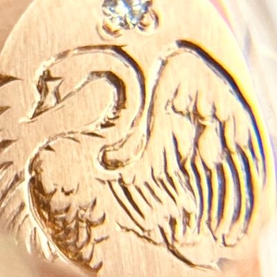 Atelier_Seydi's profile picture. (등록번호310-27-01413) 금속공예 1인 공방입니다! 주문제작 가능/금속 인그레이빙을 좋아합니다. 작업중 답장이 느릴 수 있습니다.