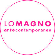 Lo Magno artecontemporanea nasce a Modica nel 2003 per volere del suo Direttore artistico Giuseppe Lo Magno.