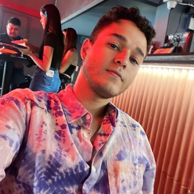 mascuando's profile picture. Comunicador Social, #gay, #gamer y #geek. Apasionado por la producción audiovisual. Bailarín a ratos. Cinefilo. risueño. Crítico y amigable.✌🏻