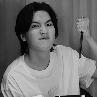 yashhemyg's profile picture. I should love myself🍭 •akun campur•
Fan account