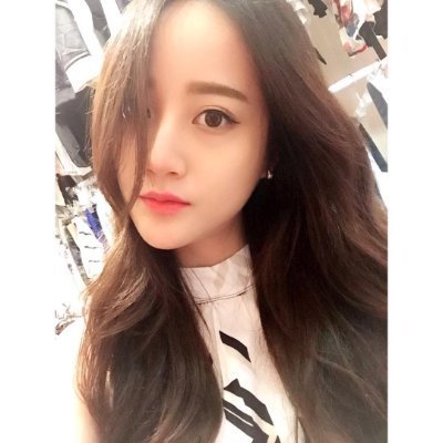 ric28327214's profile picture. At the touch of love everyone becomes a poet。