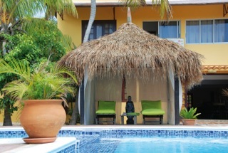Small intimite boutique resort centrally located on sunny Bonaire.
Check our kite-, windsurf or dive specials !