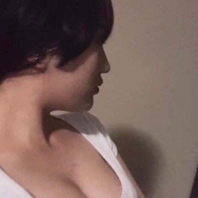 jiniphee's profile picture. 20 | check out my link ❤️