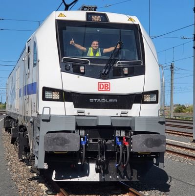 Conducteur de train et passionné de chemin de fer🚆🛤