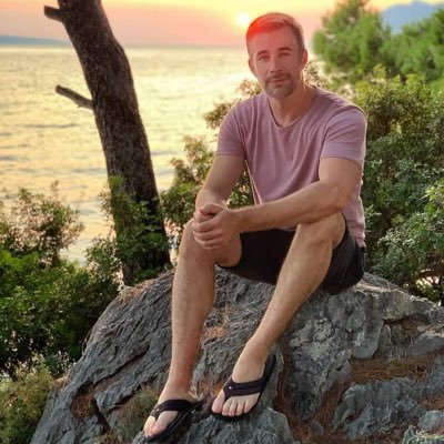 grenier077's profile picture. brave man, happy, travel,