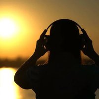 DenMomReadsRomance (@cjppoole) 's Twitter Profile Photo