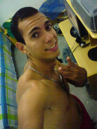 Nunca despreze as Pessoas quem te ama, pois você poderá amar a quem te despreza.